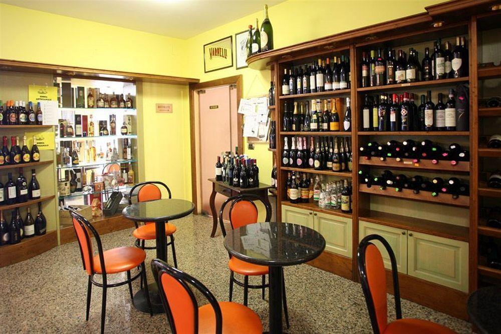Hotel I Duchi Camerino Buitenkant foto