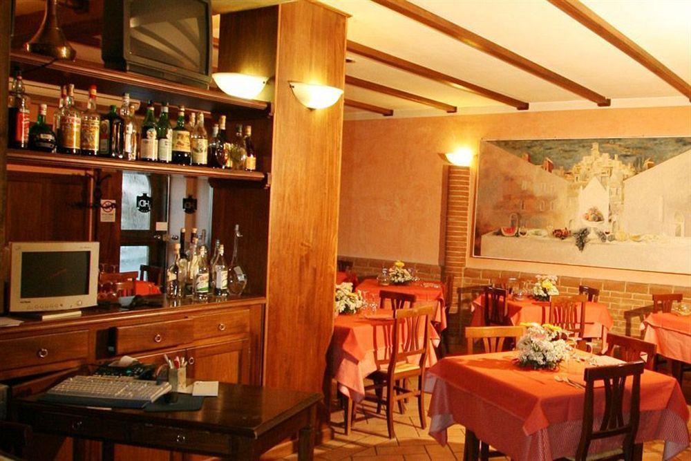 Hotel I Duchi Camerino Buitenkant foto