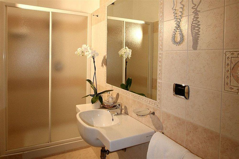 Hotel I Duchi Camerino Buitenkant foto